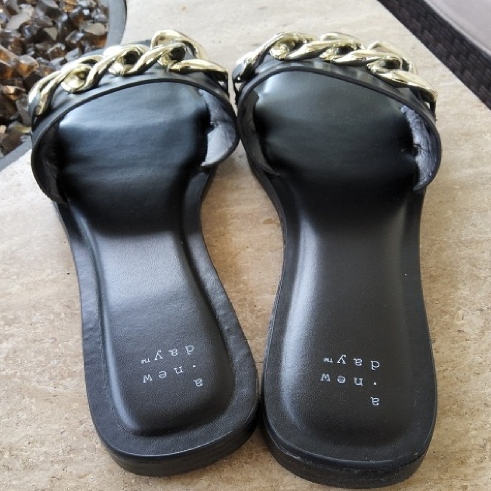 A New Day Black Sandals with Gold Links Size 10 - Picture 3 of 6